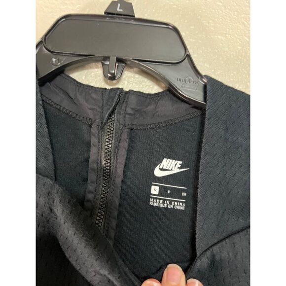 Nike short sleeve square neck shirt Size‎ small - Picture 3 of 5